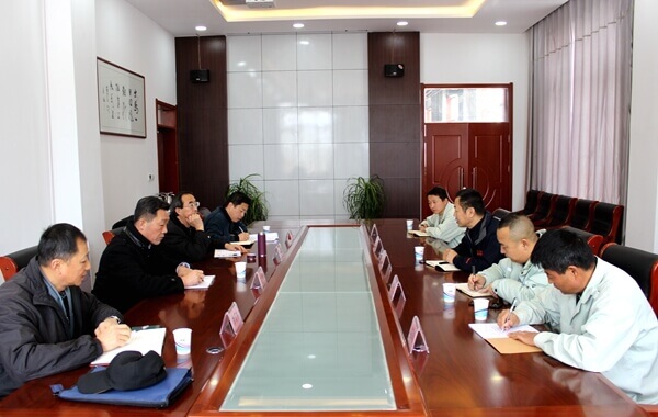 集团公司总法律顾问刘才华一行到华浩轩公司检查工作