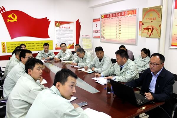 华浩轩党总支开展书记讲党史